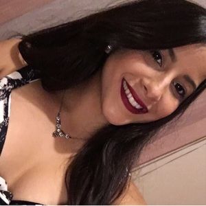 Meet your Posher, Angie